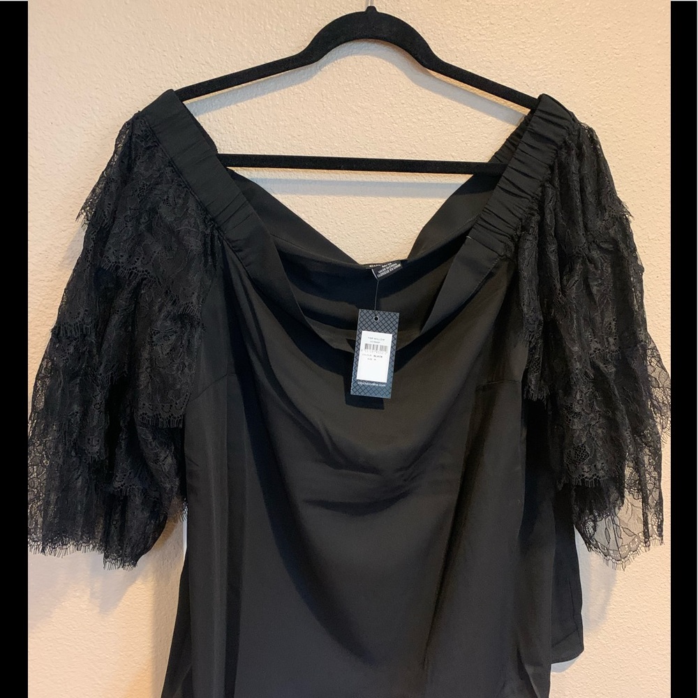 Willow top sleeves blouse.